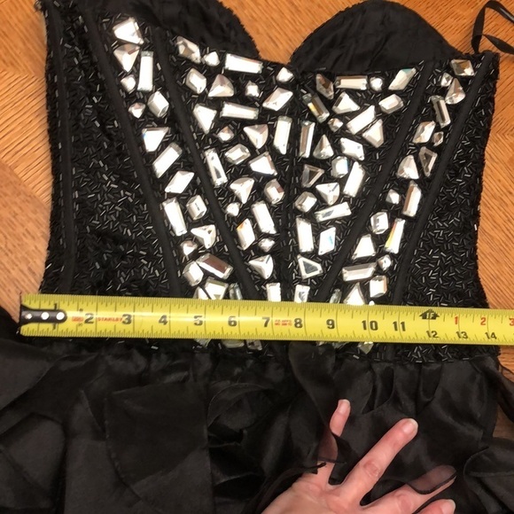 Sherri Hill Black Ruffled Gown Size 6 - Picture 15 of 16